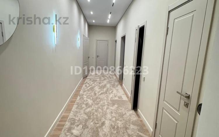 3-комнатная квартира · 106 м² · 2/9 этаж, Абулхаир хана 60 — Абулхаирхана - молдагуловой за 850 000 〒 в Актобе — фото 2