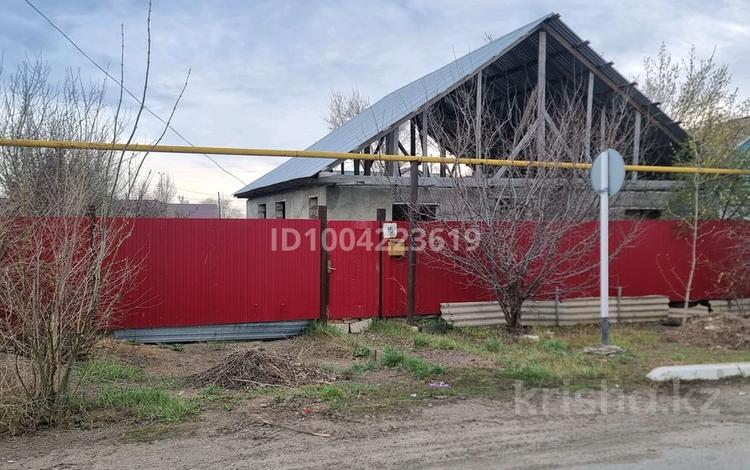 Отдельный дом · 3 комнаты · 90 м² · 5 сот., Пролетарская — Район городской бани за 10 млн ₸ в Аксае — фото 2