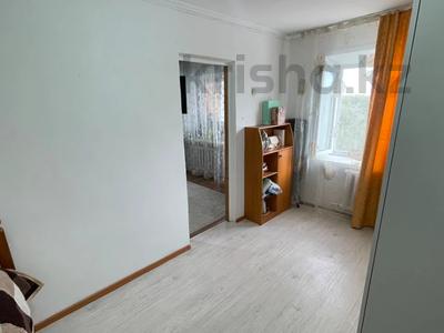 2-бөлмелі пәтер · 42.4 м² · 4/5 қабат, 15-шағынаудан, бағасы: 9.5 млн ₸ в Караганде, Алихана Бокейханова р-н