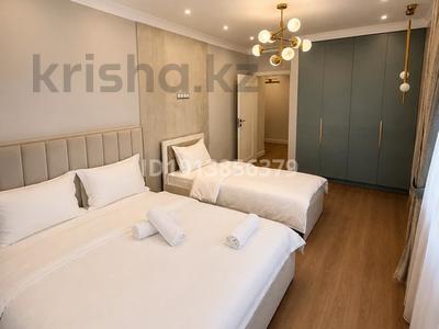 3-комнатная квартира · 107 м² · 13/15 этаж, Радостовца 270 за 80 000 ₸ в Алматы, Бостандыкский р-н