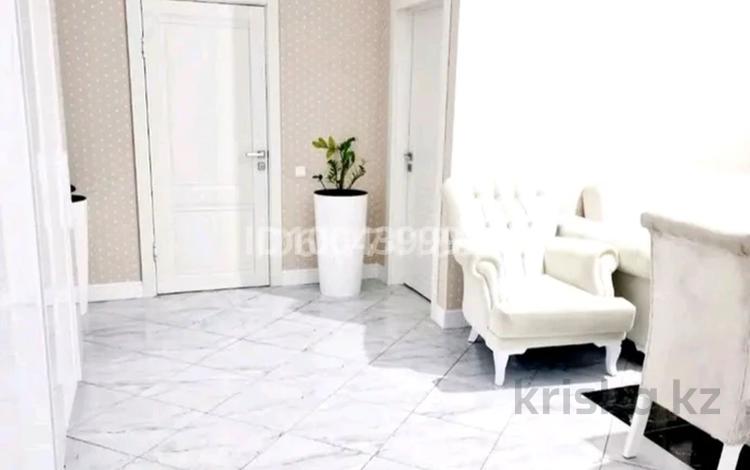 2-бөлмелі пәтер · 70 м² · 5/8 қабат, Молдагулова30Бкор1 30 б — Стадион, бағасы: 51.5 млн ₸ в Актобе — фото 2