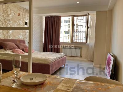 1-бөлмелі пәтер · 45.7 м² · 5/10 қабат, Мкр Аксай, Б. Момышулы 25, бағасы: 35 млн ₸ в Алматы, Ауэзовский р-н