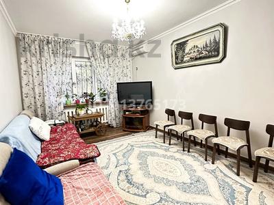 3-бөлмелі пәтер · 101.2 м² · 2/5 қабат, мкр Аксай-4 15, бағасы: 53.5 млн ₸ в Алматы, Ауэзовский р-н