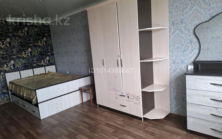 2-комнатная квартира · 42 м² · 5/5 этаж, Пушкина 40а за 10 000 ₸ в Аксу — фото 2