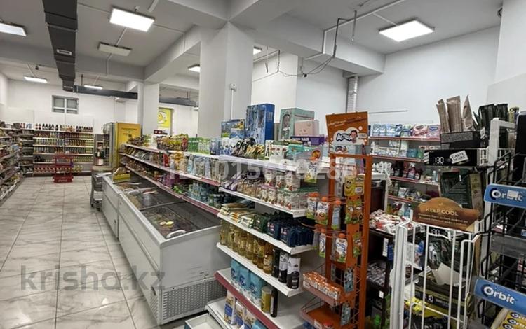 Магазины и бутики · 143.8 м² за 480 000 ₸ в Актау, 17-й мкр — фото 2