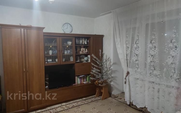 1-комнатная квартира, 35 м², 2/5 этаж, назарбаева за 13.8 млн 〒 в Петропавловске — фото 2