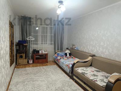 Продажа квартир в Карагандинской обл.: 1-комнатная квартира · 33 м² · 1/5 этаж, Майкудук, мкр Восток-2 за 8.5 млн 〒 1-комнатная квартира · 33 м² · 1/5 этаж, Майкудук, мкр Восток-2 за 8.5 млн 〒 в Караганде, Алихана Бокейханова р-н
