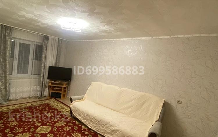 2-комнатная квартира · 62 м² · 1/5 этаж, Камзина 61 — Возле скифа за 10 000 〒 в Аксу — фото 16