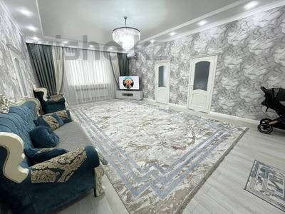 Отдельный дом · 4 комнаты · 204 м² · 10 сот., мкр Оркен, 15 20 — Возле минимаркета «Шоколад» рядом школа #35 за 55 млн 〒 в Атырау