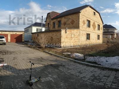Отдельный дом • 6 комнат • 280 м² • 10 сот., Байтурсынова 7 за 49 млн 〒 в Жибек Жолы