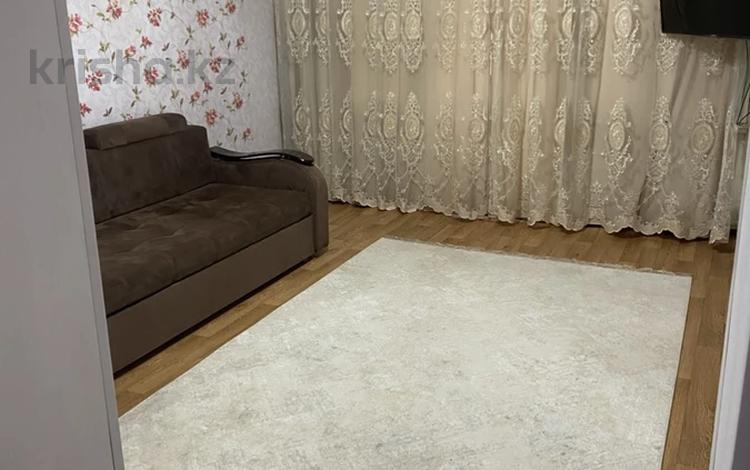 3-бөлмелі пәтер · 63 м² · 5/5 қабат, 11-й микрорайон, 11-й микрорайон 118 — Уалиханова Елшібек батыр, бағасы: 24 млн ₸ в Шымкенте, Енбекшинский р-н — фото 2