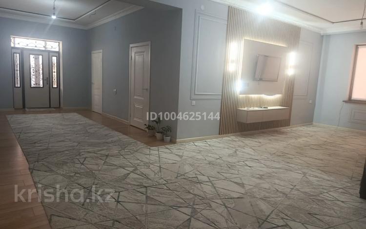 Отдельный дом · 6 комнат · 200 м² · 12 сот., Самал б/н за 45 млн ₸ в  — фото 2