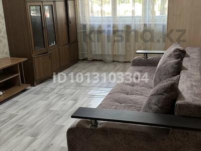1-комнатная квартира · 29.9 м² · 1/5 этаж, мкр Юго-Восток, 27й микрорайон — улица Карбышева за 11.5 млн ₸ в Караганде, Казыбек би р-н