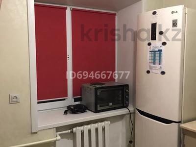 2-комнатная квартира · 54 м² · 2/5 этаж, Дружбы 126 за 10 млн 〒 в Караганде, Алихана Бокейханова р-н