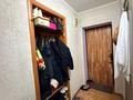 3-бөлмелі пәтер · 45.5 м² · 1/3 қабат, мкр Мясокомбинат, мкр Мясокомбинат Шукурова9 9 — возле магазин Эмилия, бағасы: 15 млн ₸ в Уральске — фото 4
