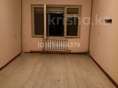 3-бөлмелі пәтер · 57 м² · 1/5 қабат, Адуразакова 5, бағасы: 120 000 ₸ в Шымкенте, Аль-Фарабийский р-н