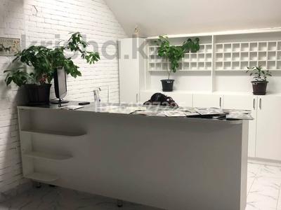 Свободное назначение, офисы, склады, бани, гостиницы и зоны отдыха, медцентры и аптеки, образование · 1122.2 м² за 180 млн 〒 в Алматы, Жетысуский р-н