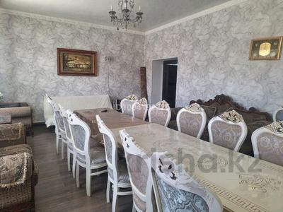 Жеке үй · 7 бөлме · 300 м², Поспелова 5/2 — Политех, кинотеатр Ленина, бағасы: 80 000 〒 в Караганде, Казыбек би р-н