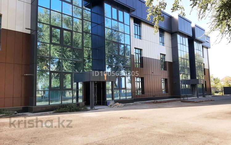 3-комнатная квартира · 97.8 м² · 1/3 этаж, Тауке хан 135 В за 32 млн 〒 в Таразе — фото 2