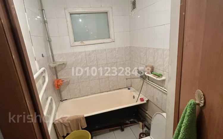 2-комнатная квартира · 44 м² · 1/5 этаж, Кабанбай Батыра 119 за 140 000 ₸ в Усть-Каменогорске — фото 2