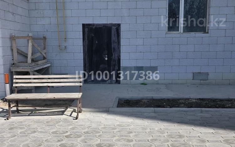 Еркін · 40 м², бағасы: 8 млн ₸ в Актау, 16-й мкр  — фото 15