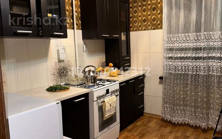 4-бөлмелі пәтер · 90 м² · 4/5 қабат, мкр Айнабулак-4 184, бағасы: 300 000 ₸ в Алматы, Жетысуский р-н — фото 2