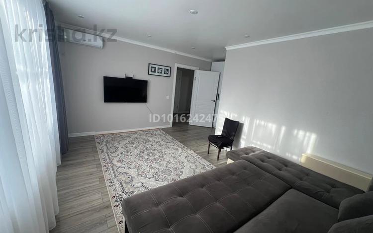 1-бөлмелі пәтер · 40 м² · 9/9 қабат, Қонаев ш/а. 57, бағасы: 180 000 ₸ в Уральске, мкр Кунаева — фото 2