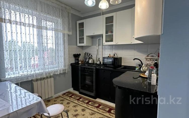 2-комнатная квартира · 50 м² · 3/9 этаж, 12 микрорайон 43 — Алтын орда