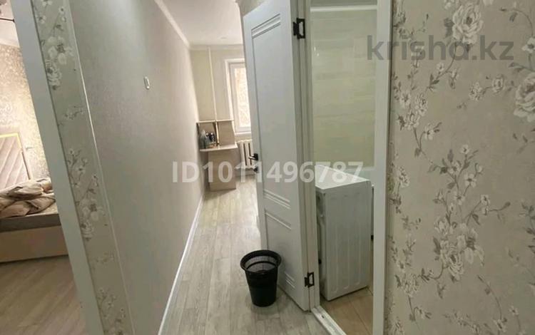 2-комнатная квартира · 44 м² · 1/5 этаж, мкр Юго-Восток, Республика 6 за 200 000 ₸ в Караганде, Казыбек би р-н — фото 3