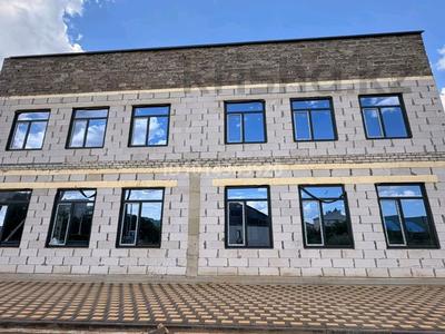 Свободное назначение, офисы, магазины и бутики, склады, общепит, салоны красоты, фитнес и спорт, медцентры и аптеки, образование, развлечения, конференц-залы, кабинеты и рабочие места, студии · 440 м² за 1.5 млн ₸ в Уральске, мкр Старый Аэропорт