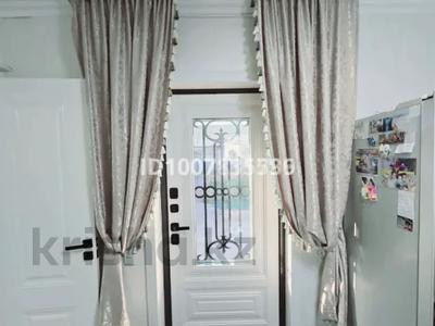 Отдельный дом · 4 комнаты · 90 м², мкр Акбулак 80 за 400 000 〒 в Алматы, Алатауский р-н