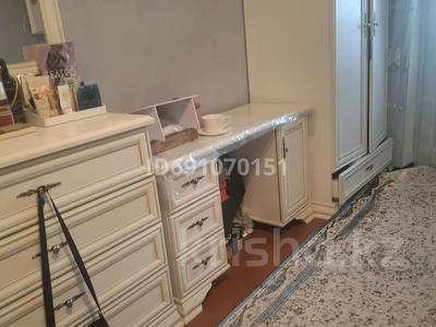 3-комнатная квартира · 75 м² · 3/3 этаж, 4-й микрорайон, 4-й микрорайон 14 — Возле тойхана Асемай за 22 млн ₸ в Шымкенте, Туран р-н