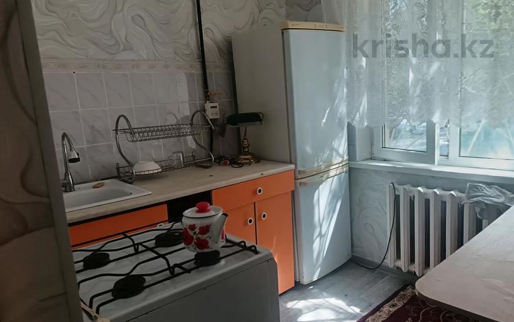 1-комнатная квартира · 32 м² · 1/5 этаж, 5 микрорайон 13а за 130 000 ₸ в Конаеве — фото 2