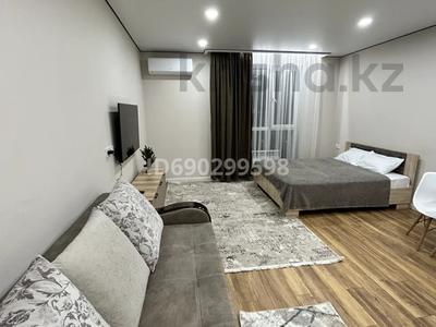 1-комнатная квартира, 33 м², 11 этаж посуточно, Жандосова 94А за 16 000 〒 в Алматы, Бостандыкский р-н