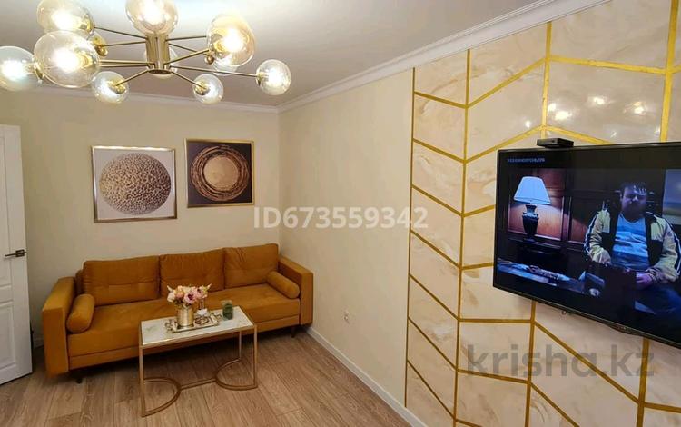 1-комнатная квартира, 36 м², 1/9 этаж посуточно, Естая за 15 000 〒 в Павлодаре — фото 2