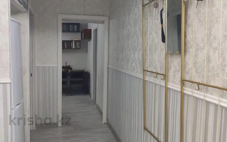 3-комнатная квартира · 70 м² · 2/4 этаж, мкр №9 51 за 300 000 ₸ в Алматы, Ауэзовский р-н — фото 2