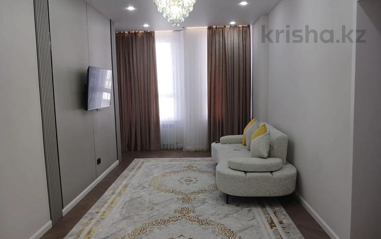 2-комнатная квартира · 69 м² · 4/9 этаж, мкр Шымсити, Байдибек би 10/3 за 210 000 ₸ в Шымкенте, Абайский р-н — фото 2