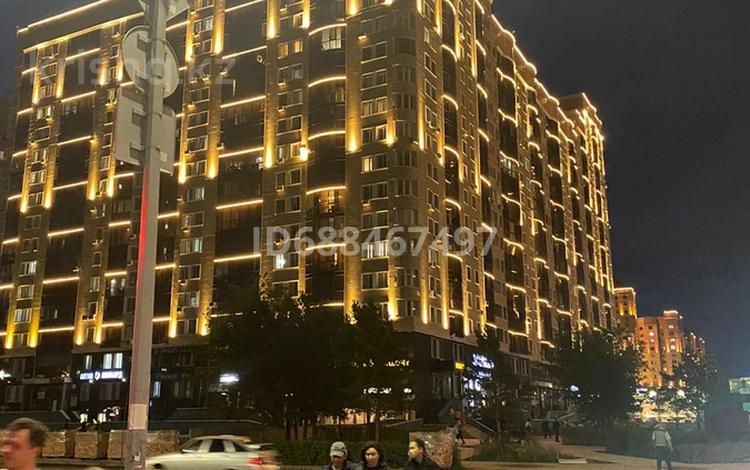 1-комнатная квартира · 70 м² · 13/17 этаж, Кенесары 52 — Валиханова за 29 млн 〒 в Астане, р-н Байконур — фото 2