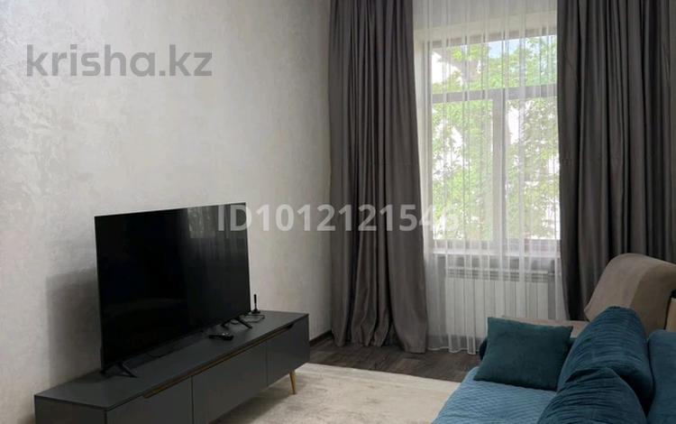 2-комнатная квартира · 50 м² · 3/3 этаж, ул. Желтоксан 103 за 400 000 ₸ в Алматы, Алмалинский р-н — фото 2