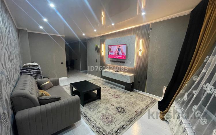 3-комнатная квартира · 80 м² · 16/25 этаж, мкр 11 112в — Ақтобе ажары за 20 000 ₸ в Актобе — фото 10