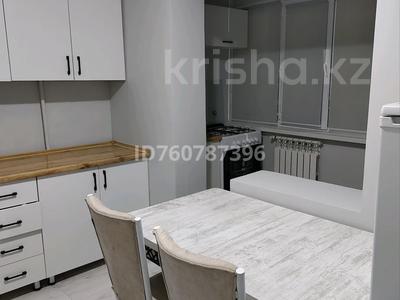2-бөлмелі пәтер · 39 м² · 2/5 қабат, Микрорайон Аса 18, бағасы: 12 000 ₸ в Таразе