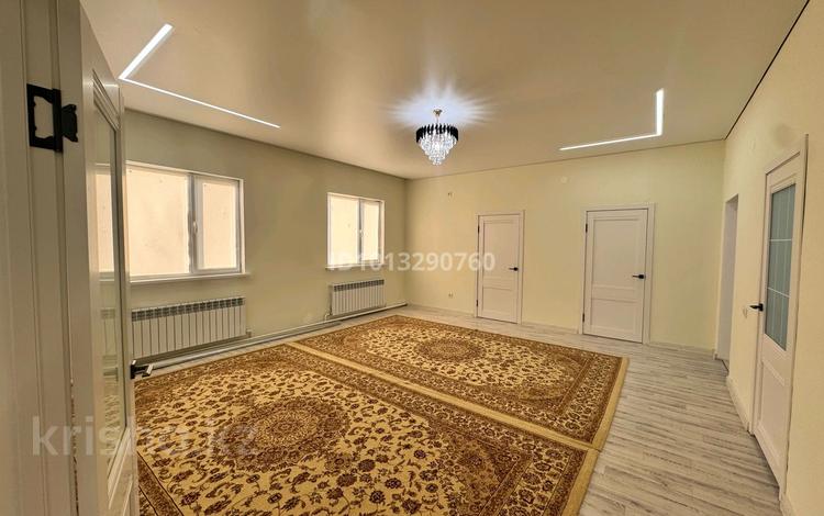 Отдельный дом · 4 комнаты · 150 м² · , мкр Кайнар, 17 55 — Тортқара магазин за 25 млн ₸ в Атырау — фото 2