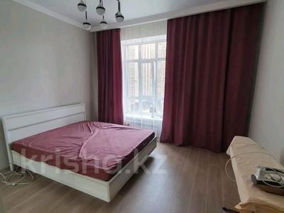 2-бөлмелі пәтер, 90 м², 3/9 қабат ай сайын, Алихана Бокейханова 11, бағасы: 250 000 〒 в Астане, Есильский р-н