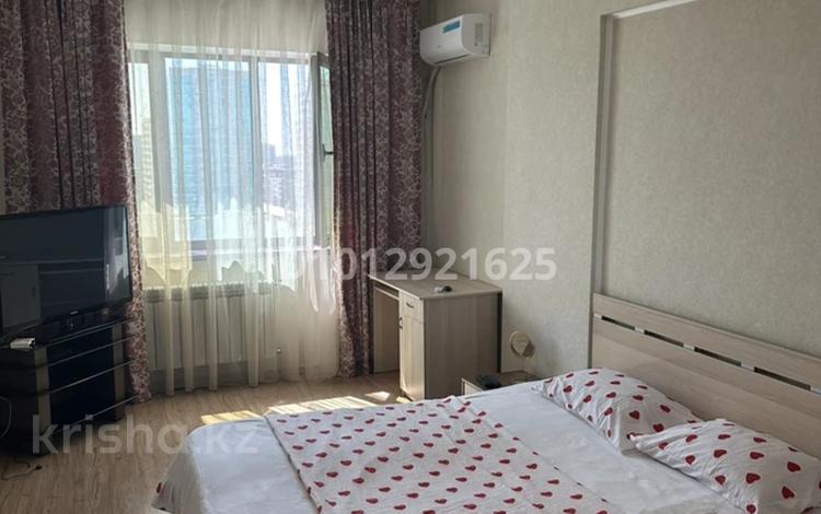 2-бөлмелі пәтер · 55 м² · 13/17 қабат, Айманова 140 — Абая, бағасы: 20 000 ₸ в Алматы, Бостандыкский р-н — фото 4