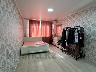 2-бөлмелі пәтер · 49.2 м² · 4/5 қабат, 2 ш/а., Ибатова, бағасы: 15.5 млн ₸ в Актобе, мкр 8
