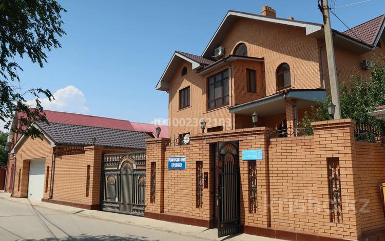 Отдельный дом · 13 комнат · 750 м² · 8 сот., Проезд Акжол 9 за 245 млн ₸ в Атырау — фото 2
