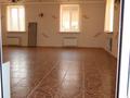 Отдельный дом · 13 комнат · 750 м² · 8 сот., Проезд Акжол 9 за 245 млн ₸ в Атырау — фото 19