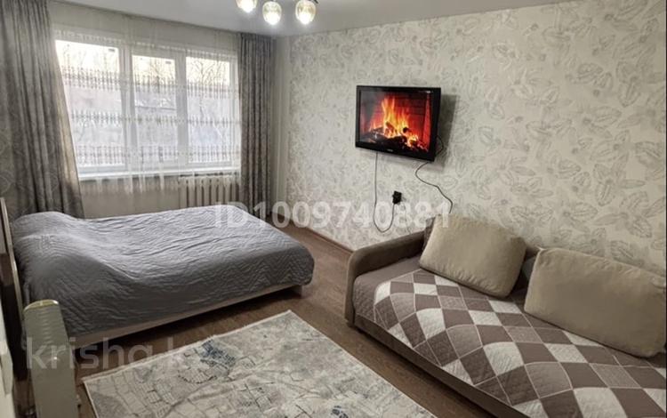 1-комнатная квартира · 31 м² · 4/5 этаж, Мызы 43/1 — Пересечение улицы Казахстан за 12 000 ₸ в Усть-Каменогорске — фото 2