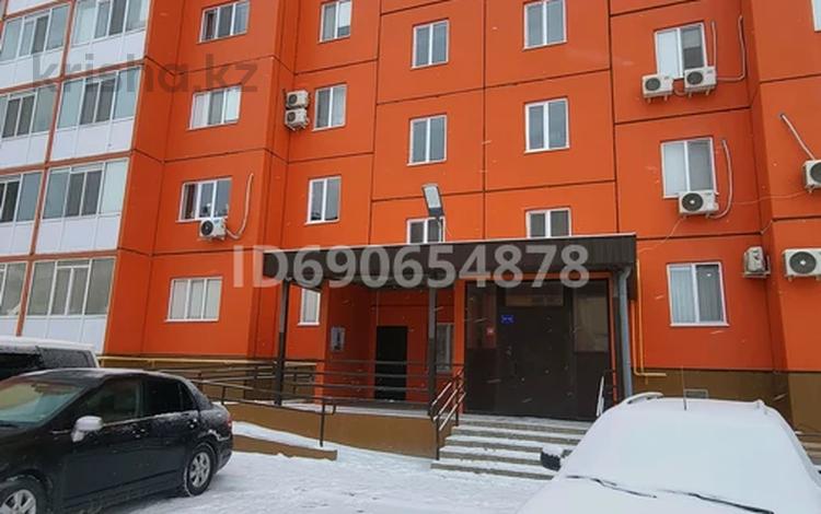 2-комнатная квартира · 57 м² · 1/9 этаж, мкр Нурсая 7 — Мкр. нурсая, проезд Куншуак Продаем 2-ком квартиру за 27 млн ₸ в Атырау — фото 2
