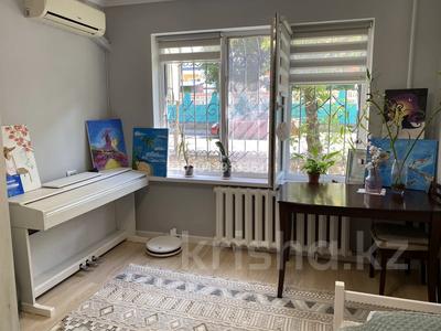 2-бөлмелі пәтер · 43.5 м² · 1/5 қабат, Клочкова — Кабанбай батыра, бағасы: 38 млн ₸ в Алматы, Алмалинский р-н